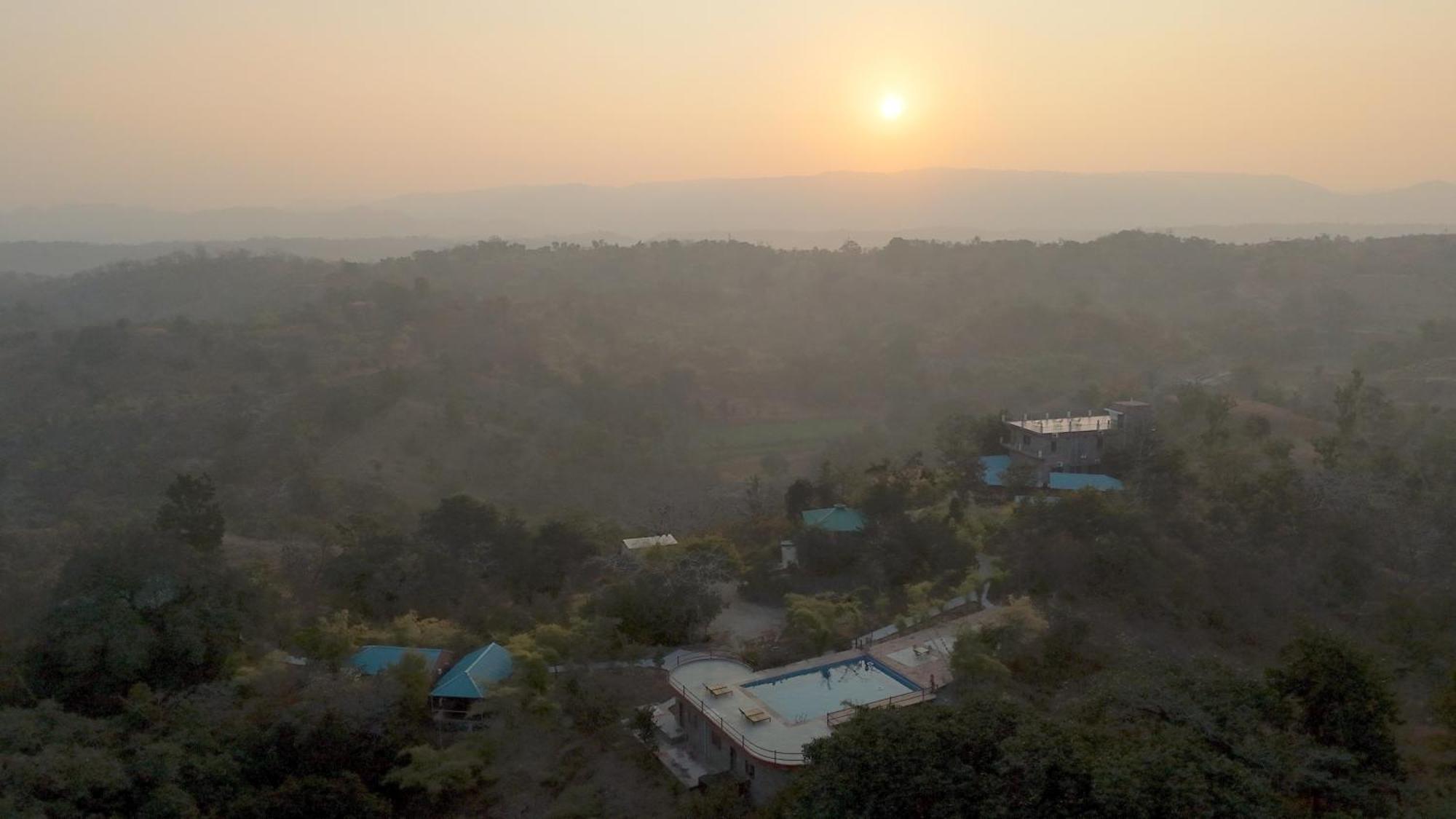 The Sky Imperial Jungle Camp Resort Kumbhalgarh Exteriör bild